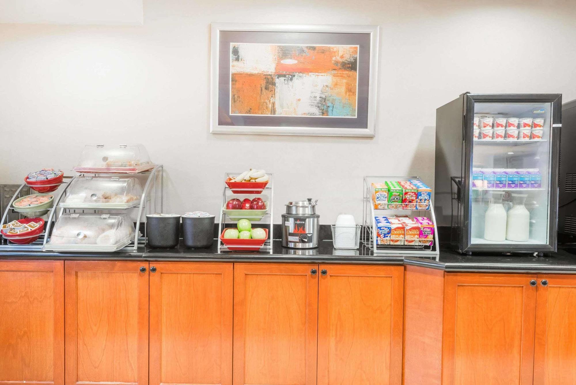 Wingate By Wyndham Erie Hotel Ngoại thất bức ảnh